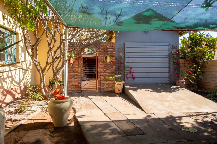 3 Bedroom Property for Sale in Lemoendraai Northern Cape